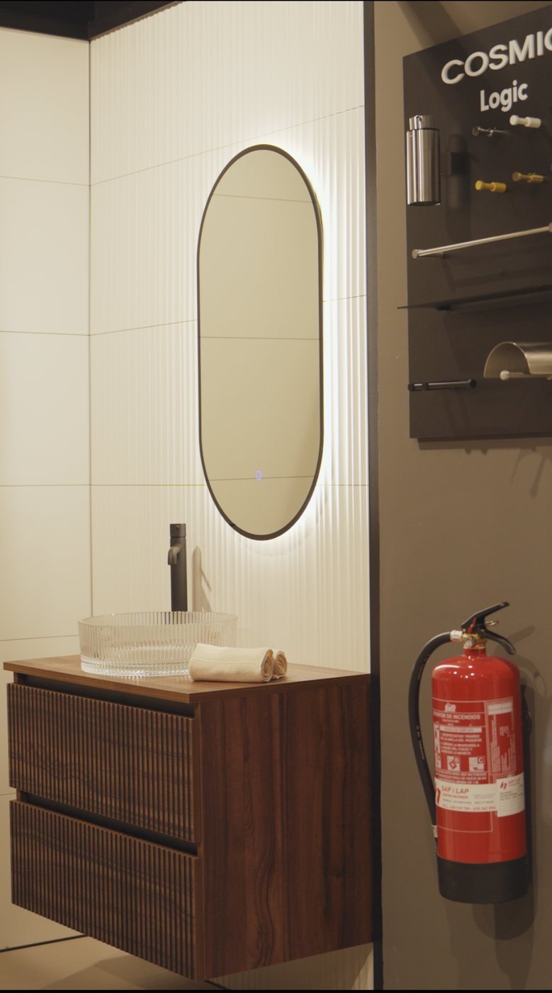 Mirall oval i moble compacte